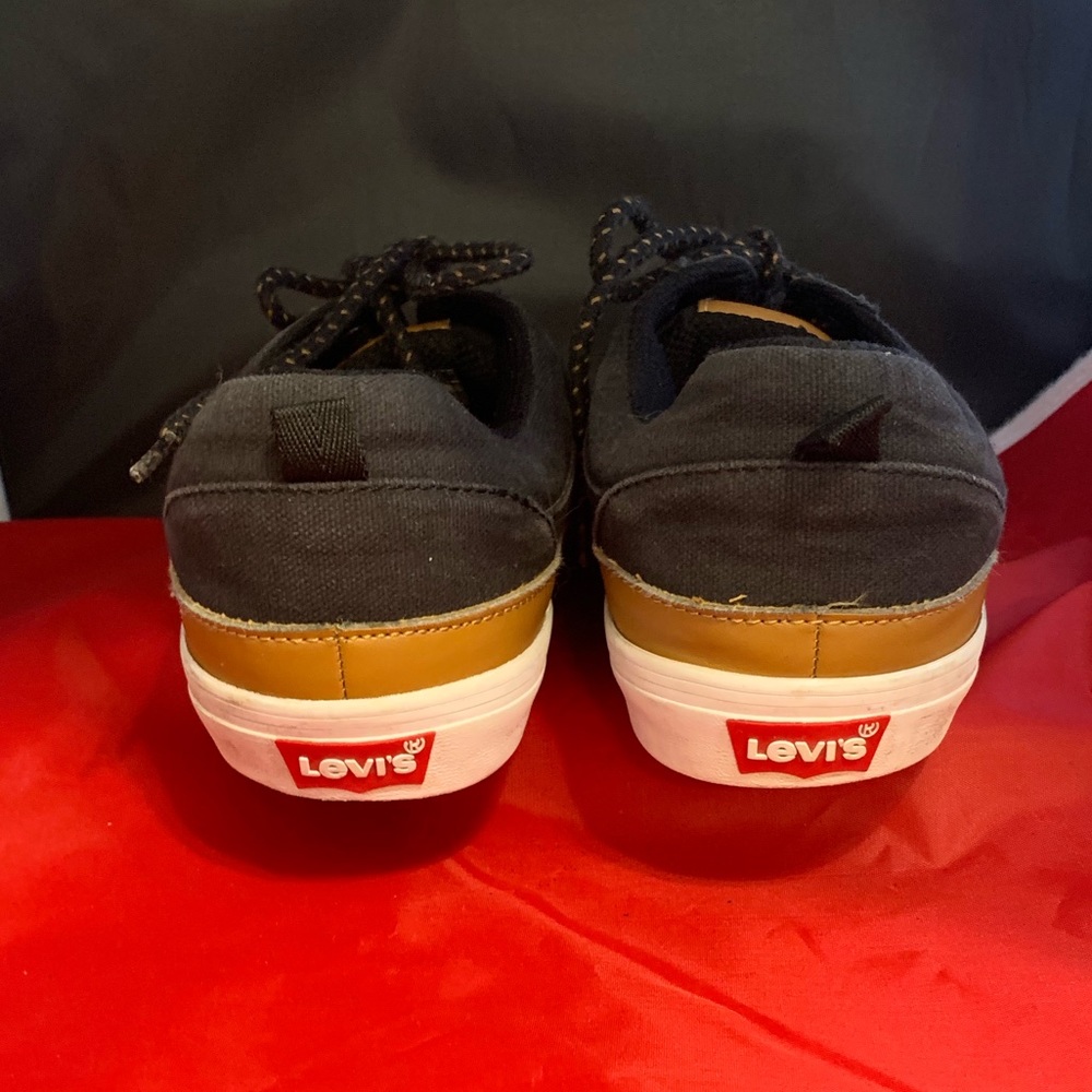 Levi’s Canvas Sneakers NWOT Sz 8 - Picture 2 of 7